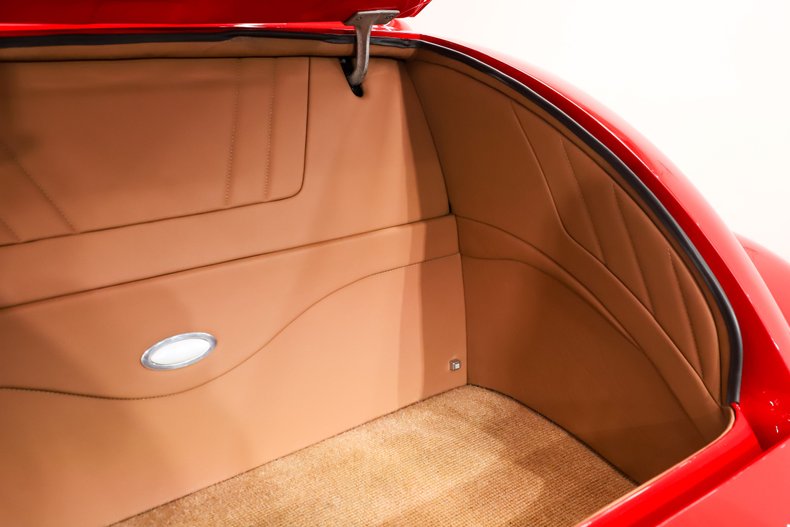 Ford-Custom-1933-Red-Tan-7