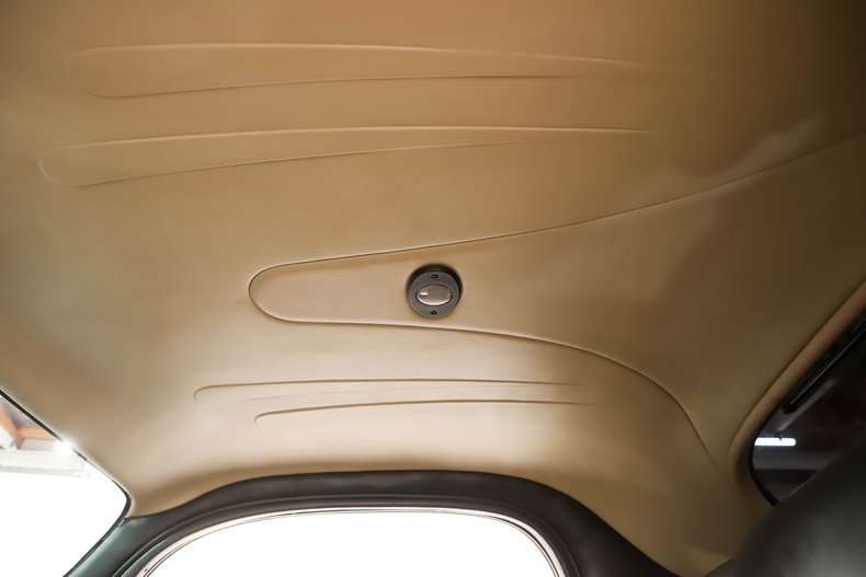 Ford-Custom-1937-Tangelo-Pearl-Beige-30
