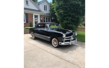 Ford-Custom-1949-Black-Tan-1