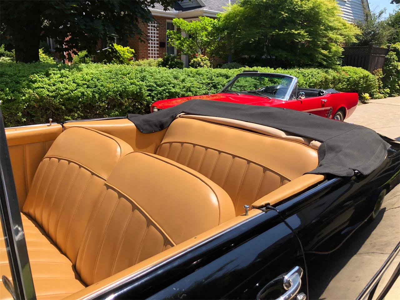 Ford-Custom-1949-Black-Tan-3