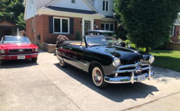 Ford-Custom-1949-Black-Tan-9