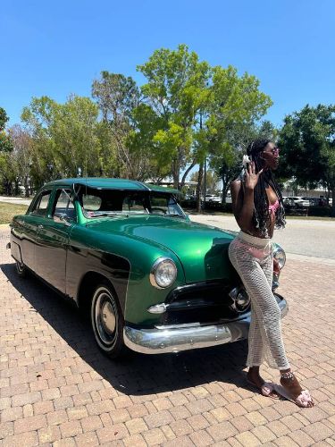 Ford-Custom-1949-Green-Green-1