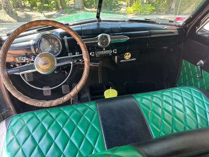 Ford-Custom-1949-Green-Green-4