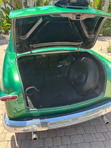 Ford-Custom-1949-Green-Green-7
