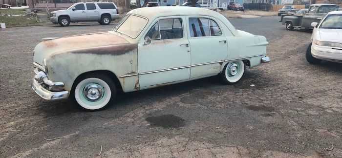 Ford-Custom-1951-11