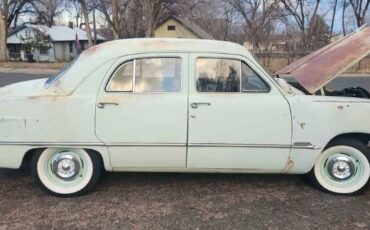 Ford-Custom-1951-9