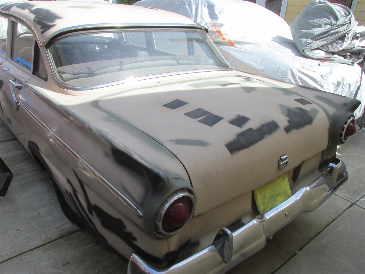 Ford-Custom-1957-BIEGE-GRAY-10