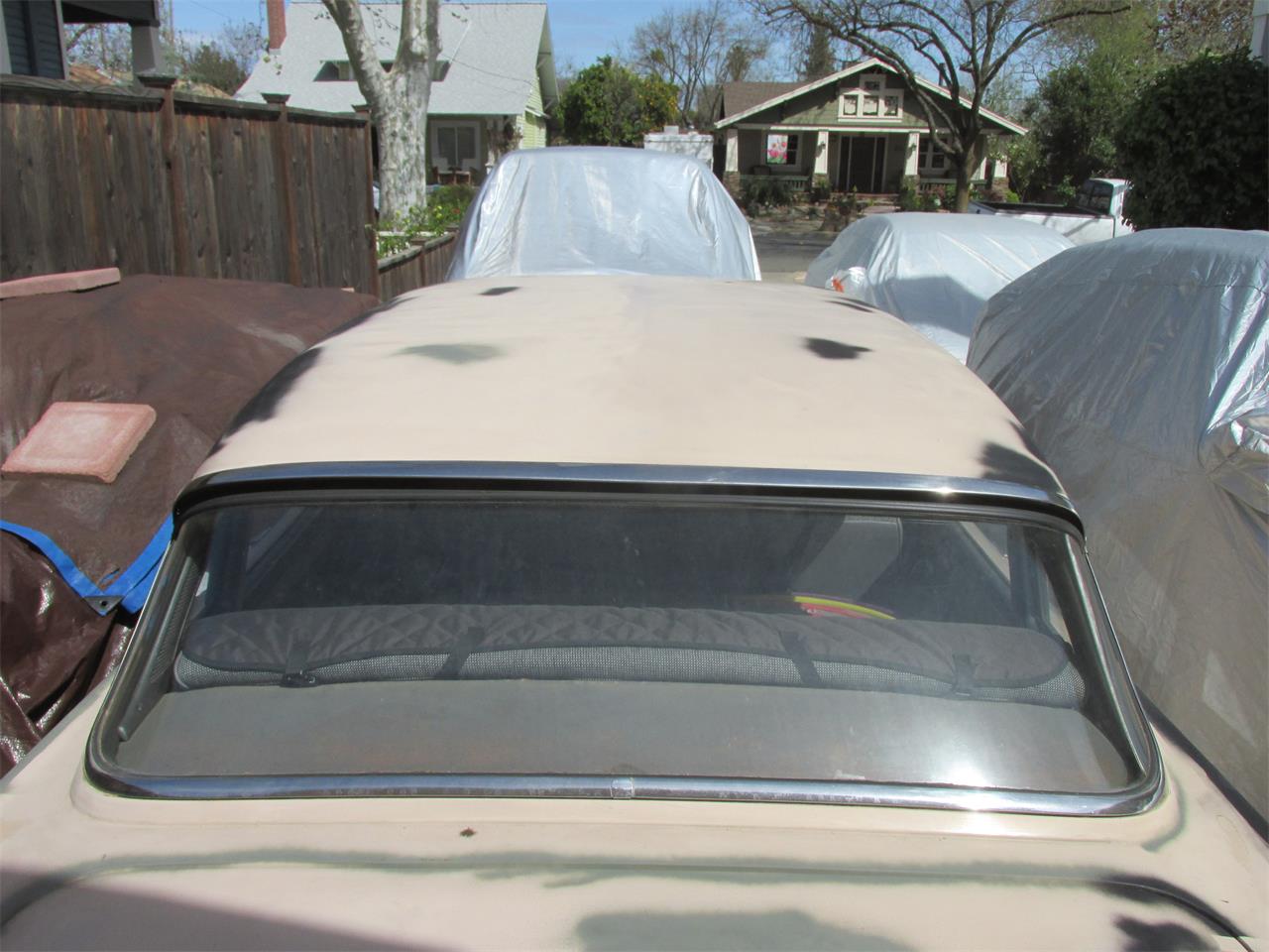 Ford-Custom-1957-BIEGE-GRAY-12