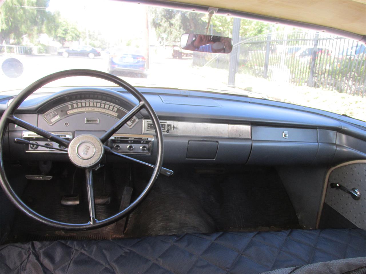 Ford-Custom-1957-BIEGE-GRAY-30