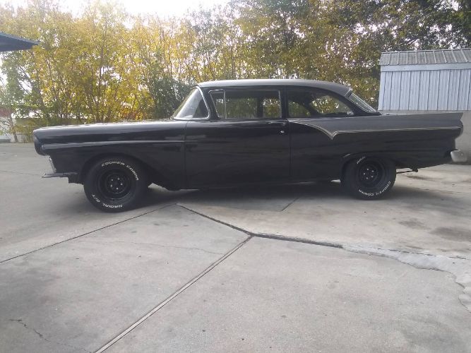 Ford-Custom-1957-Black-2