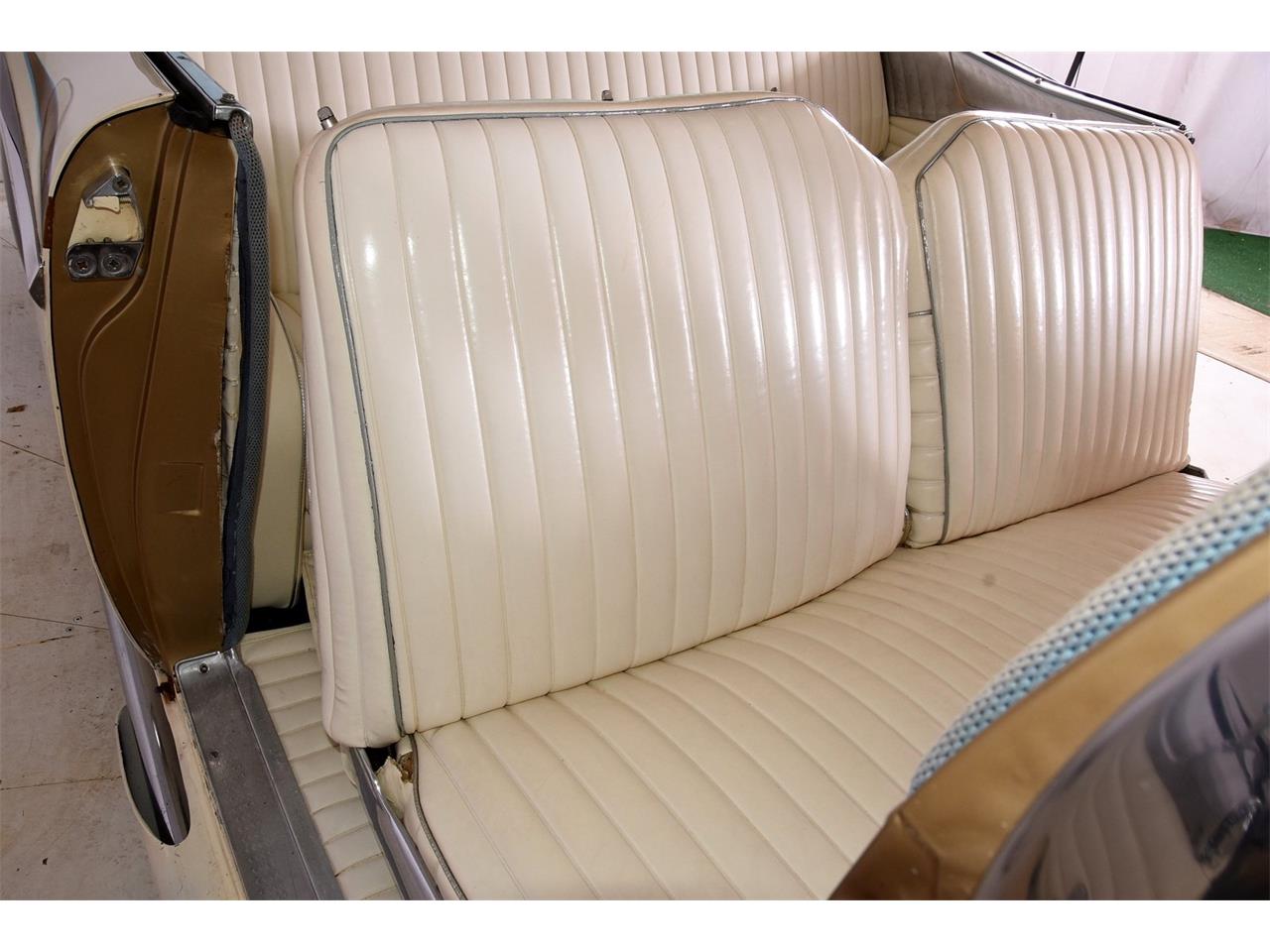 Ford-Custom-1957-White-White-11