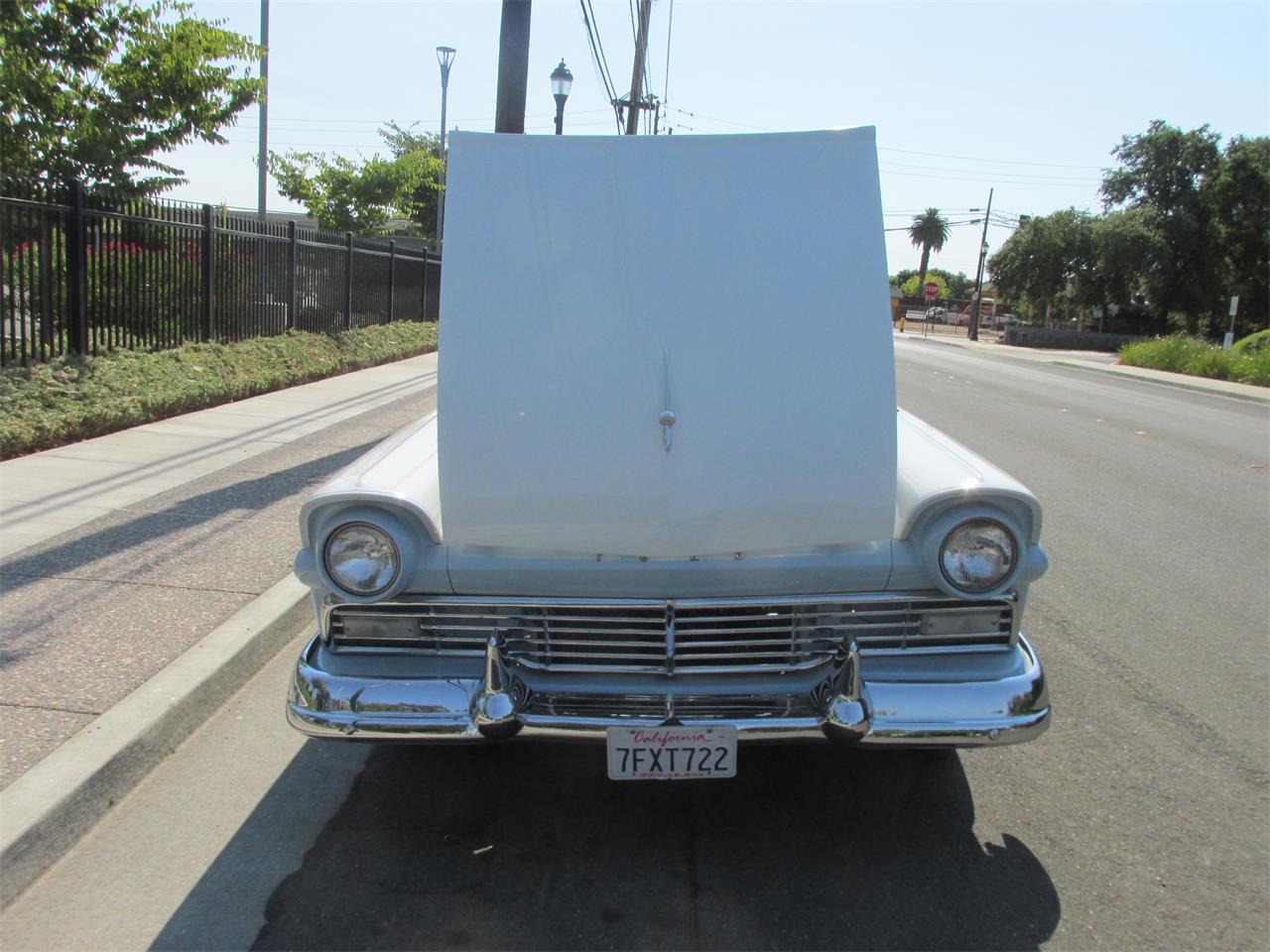 Ford-Custom-300-1957-Blue-White-Blue-White-31