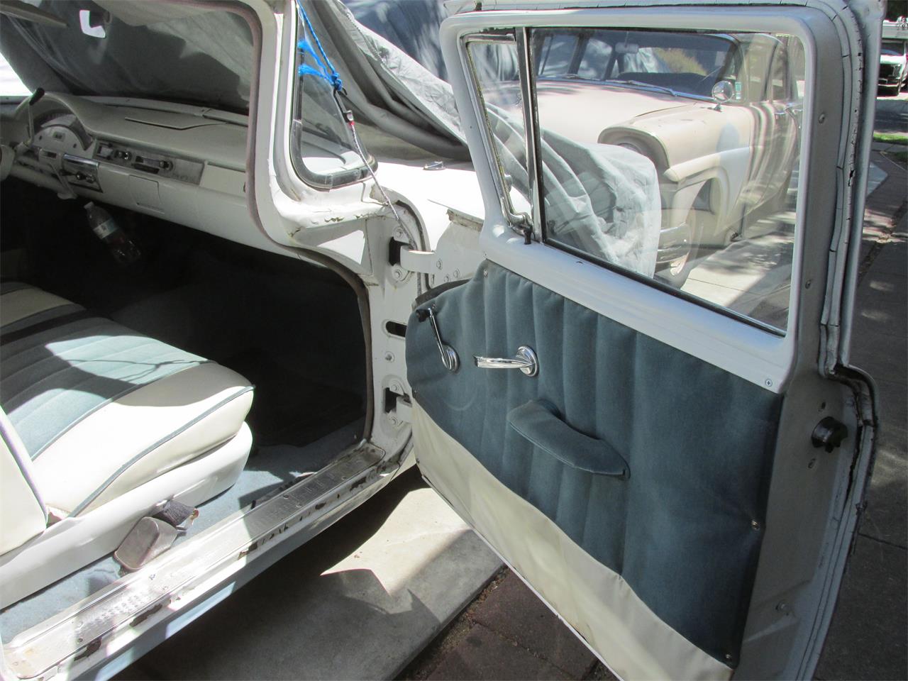 Ford-Custom-300-1957-Blue-White-Blue-White-43