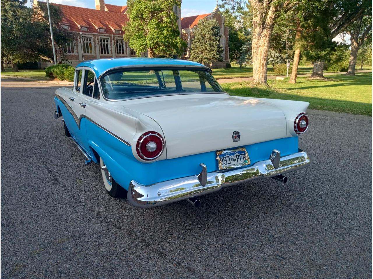 Ford-Custom-300-1957-Turquoise-and-cream-Blue-3