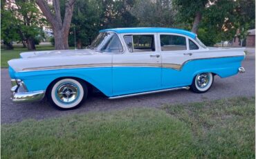 Ford-Custom-300-1957-Turquoise-and-cream-Blue