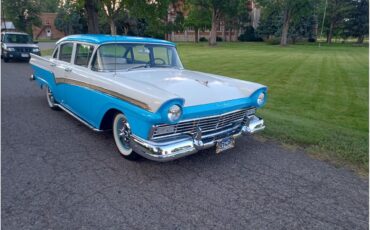 Ford-Custom-300-1957-Turquoise-and-cream-Blue-6
