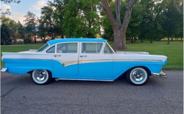 Ford-Custom-300-1957-Turquoise-and-cream-Blue-7