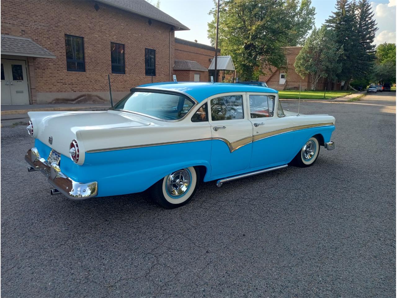 Ford-Custom-300-1957-Turquoise-and-cream-Blue-8