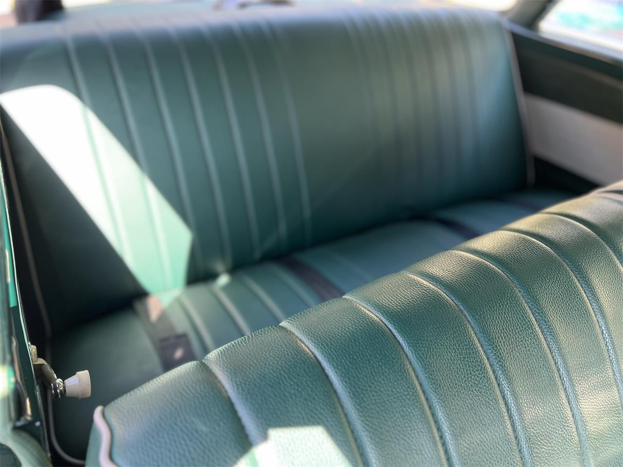 Ford-Custom-300-1959-GreenWhite-Green-15