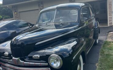 Ford-Custom-Deluxe-1946-1