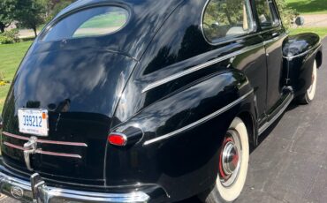 Ford-Custom-Deluxe-1946-2