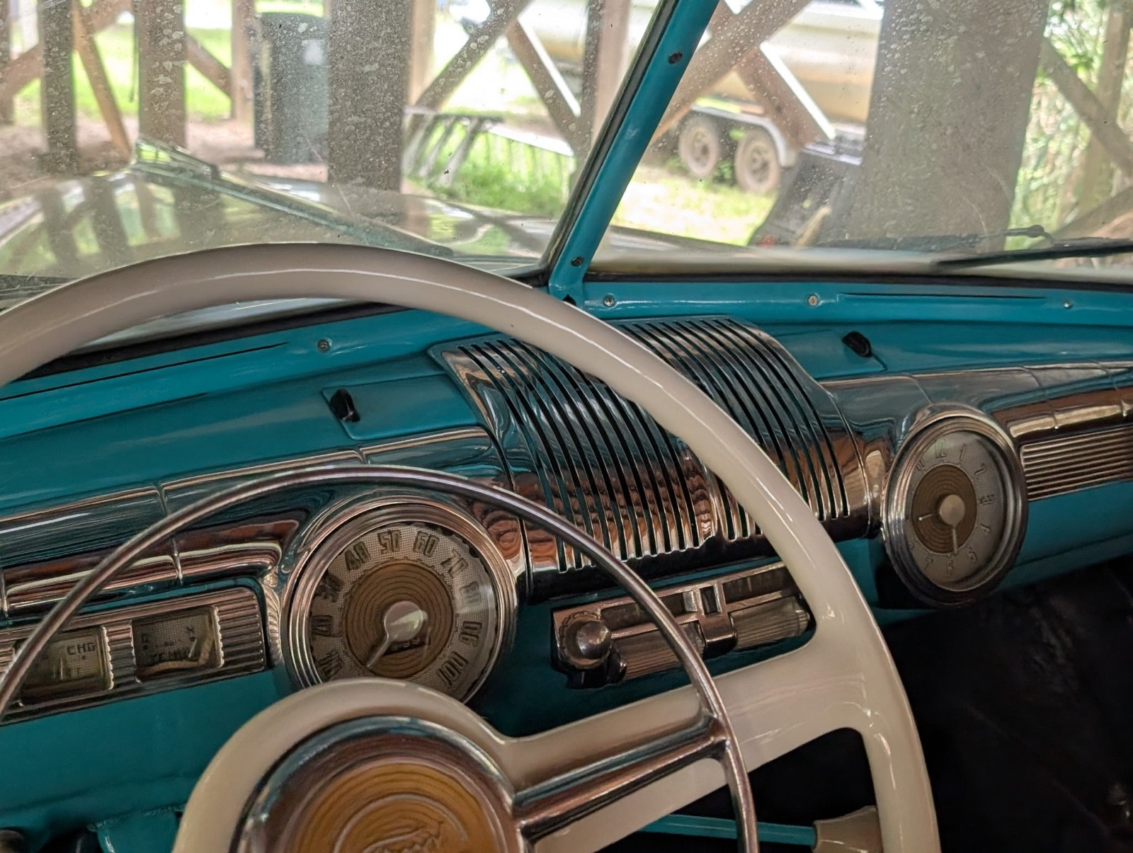 Ford-Custom-Deluxe-1947-Wagon-18