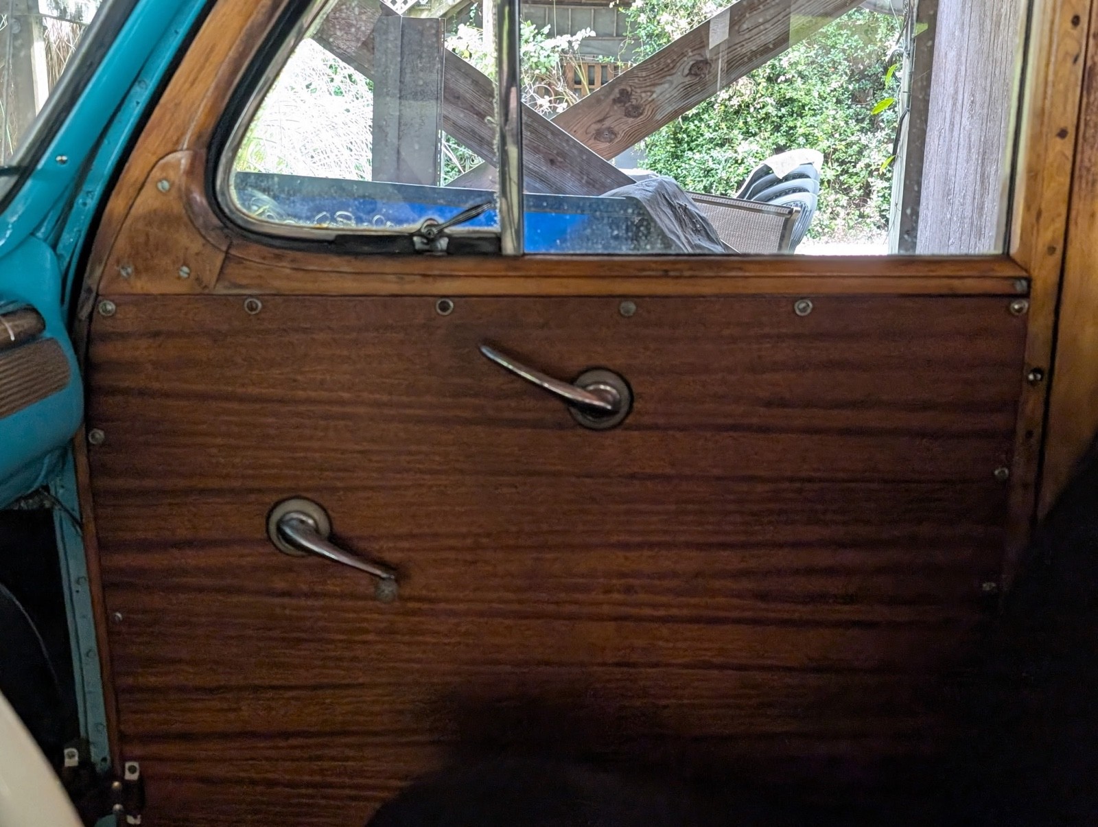 Ford-Custom-Deluxe-1947-Wagon-8