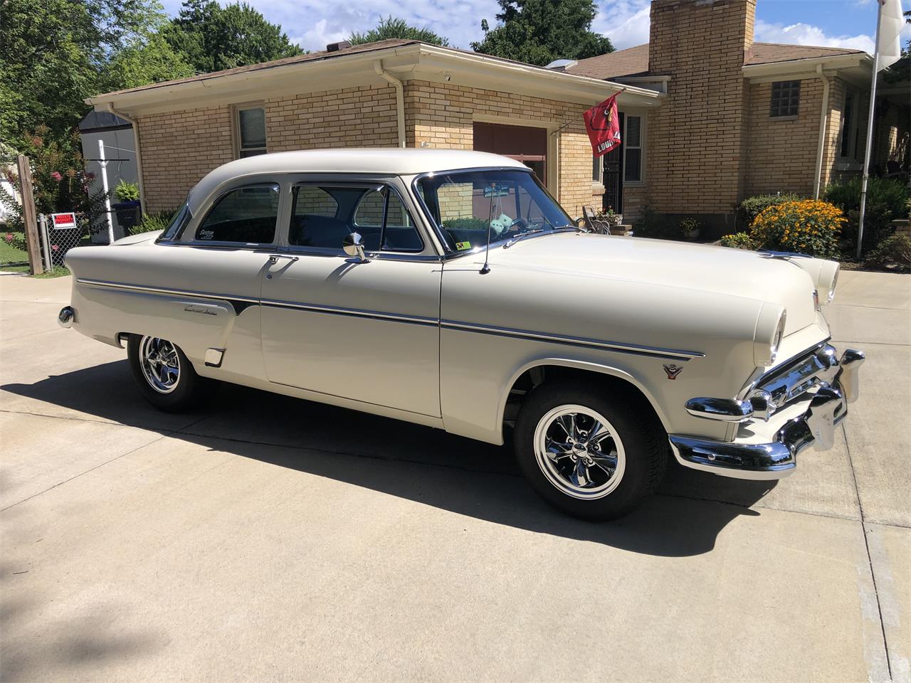 Ford-Customline-1954-White-Blue-12