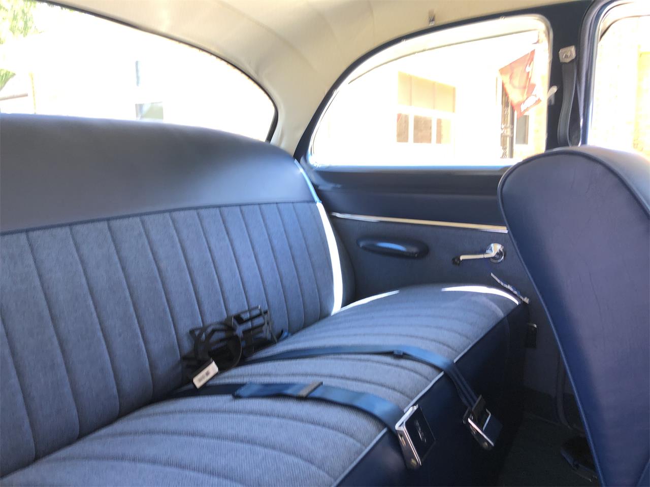 Ford-Customline-1954-White-Blue-14