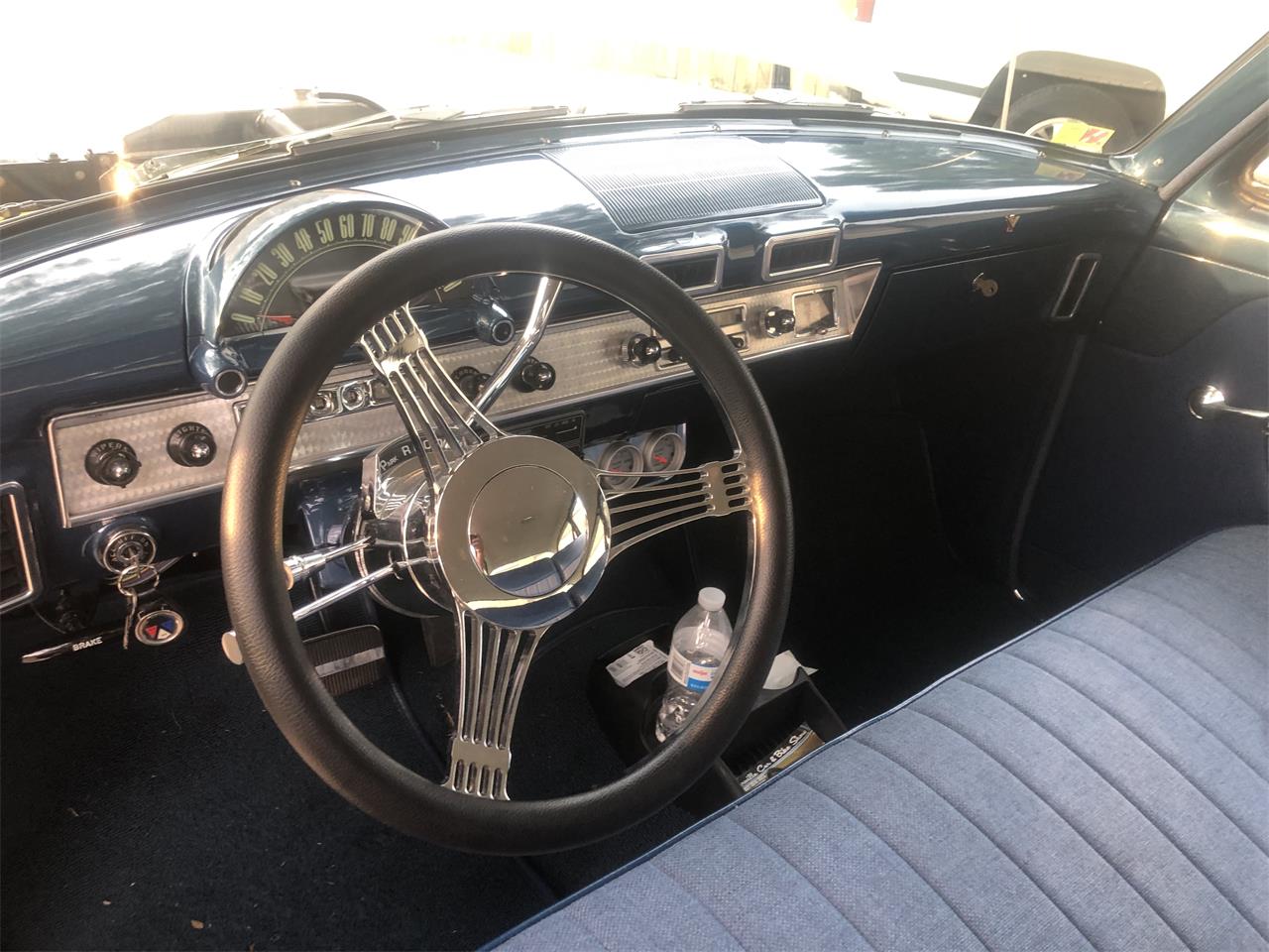 Ford-Customline-1954-White-Blue-16