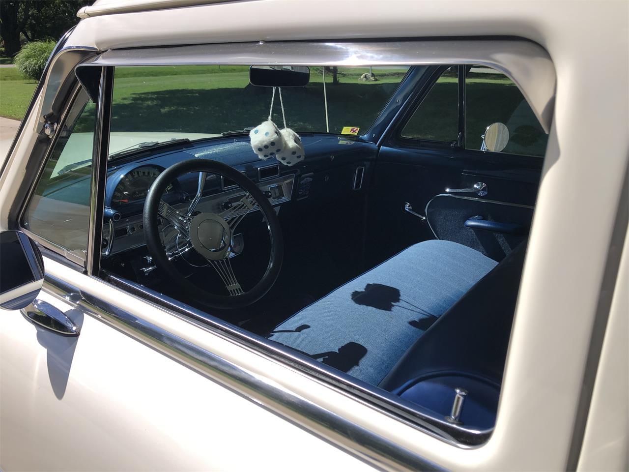 Ford-Customline-1954-White-Blue-22