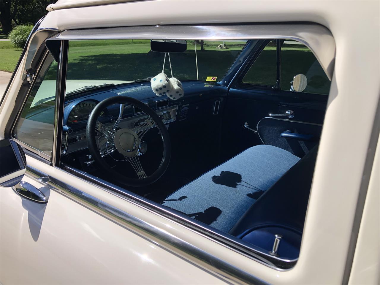 Ford-Customline-1954-White-Blue-23