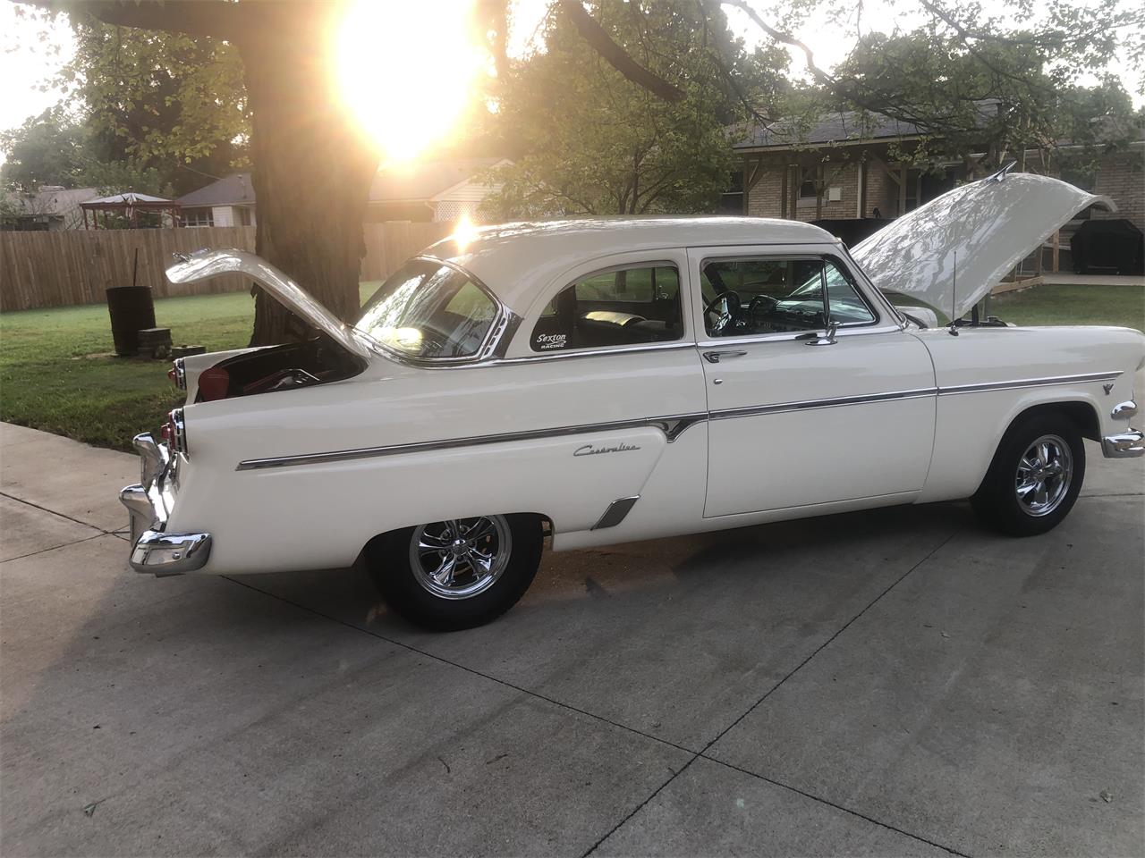 Ford-Customline-1954-White-Blue-33