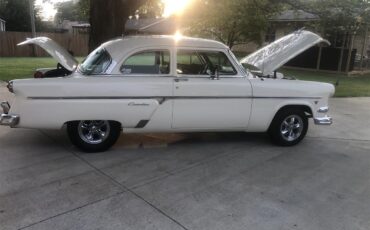 Ford-Customline-1954-White-Blue-34
