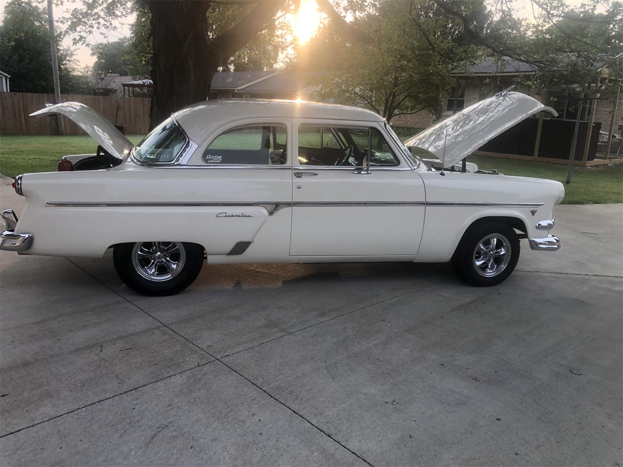 Ford-Customline-1954-White-Blue-36