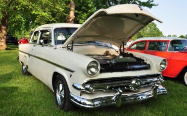 Ford-Customline-1954-White-Blue-37