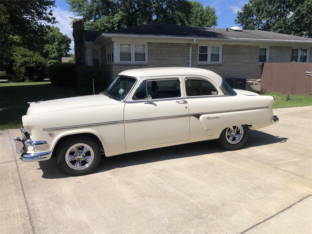 Ford-Customline-1954-White-Blue-64