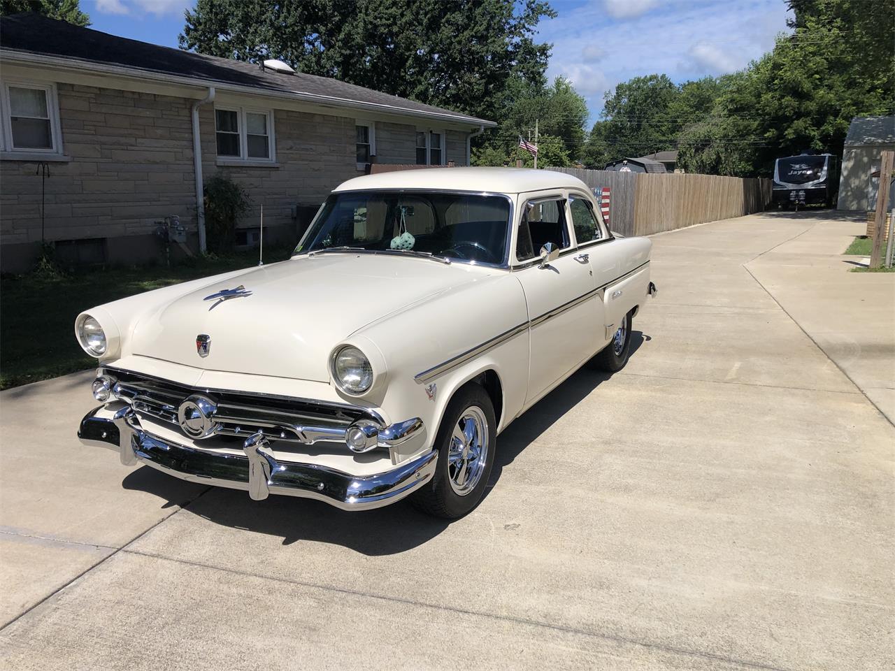 Ford-Customline-1954-White-Blue-65