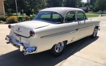 Ford-Customline-1954-White-Blue-9
