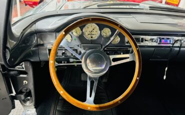 Ford-Custon-1957-2-Door-34