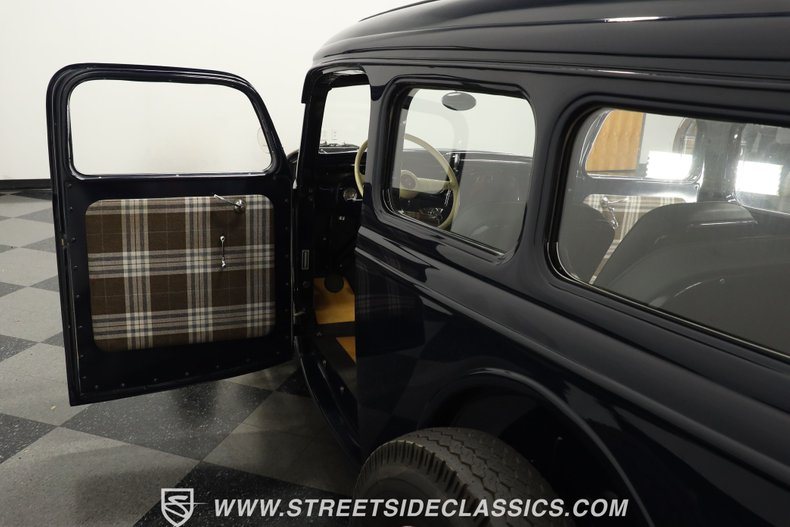 Ford-Deluxe-1935-Dark-Blue-Metallic-Dark-Blue-32