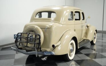Ford-Deluxe-1936-Sedan-10
