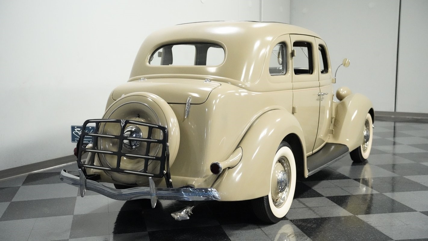 Ford-Deluxe-1936-Sedan-10