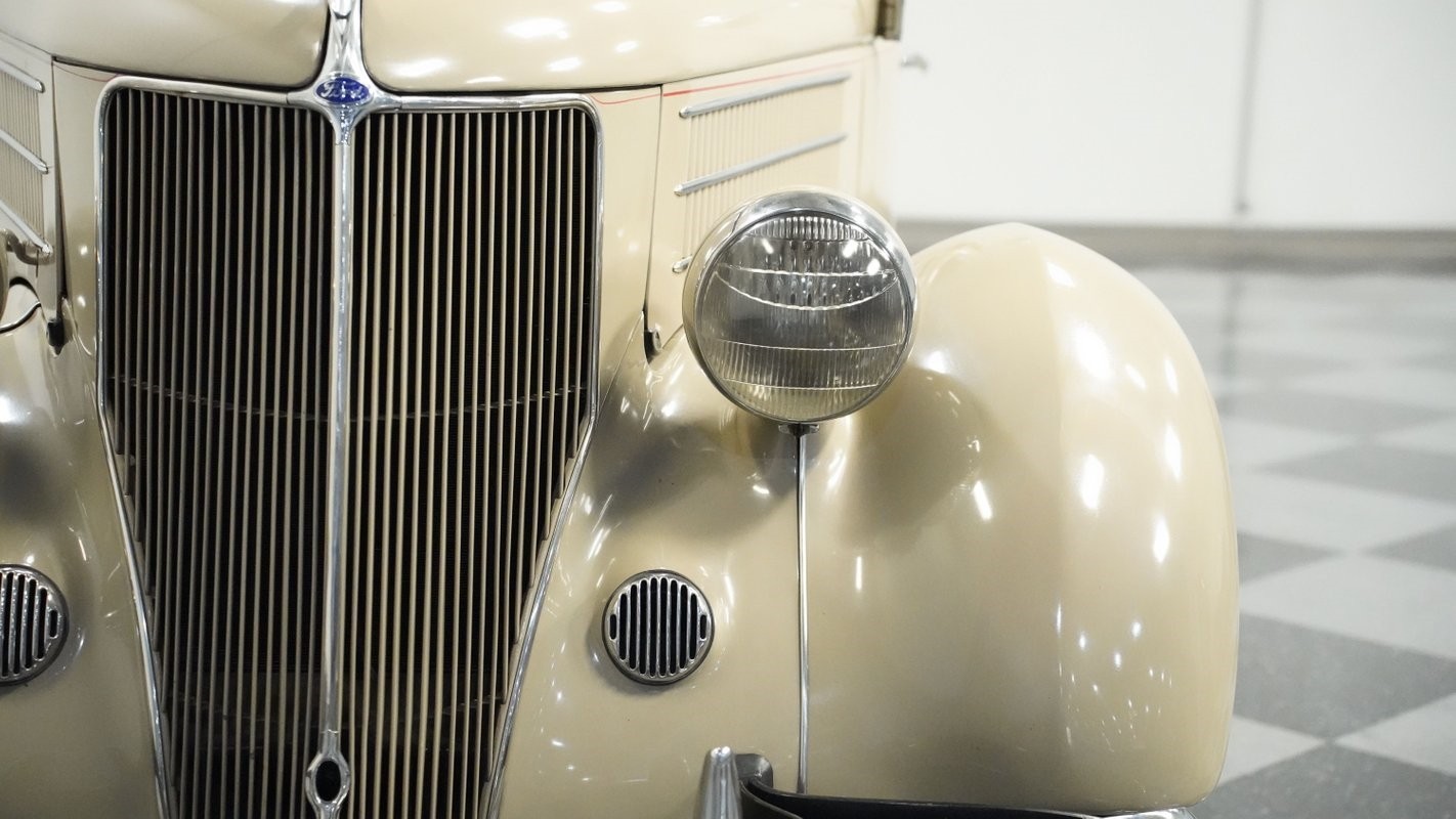Ford-Deluxe-1936-Sedan-18