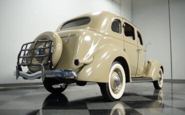 Ford-Deluxe-1936-Sedan-24