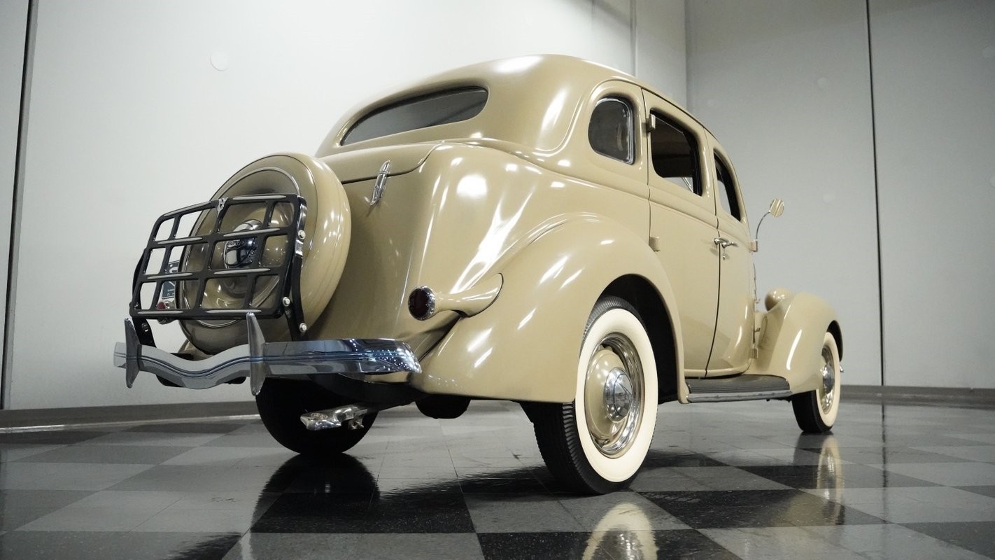 Ford-Deluxe-1936-Sedan-24