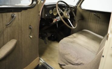 Ford-Deluxe-1936-Sedan-4