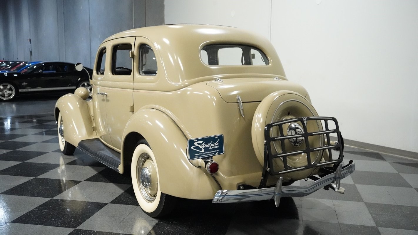 Ford-Deluxe-1936-Sedan-8