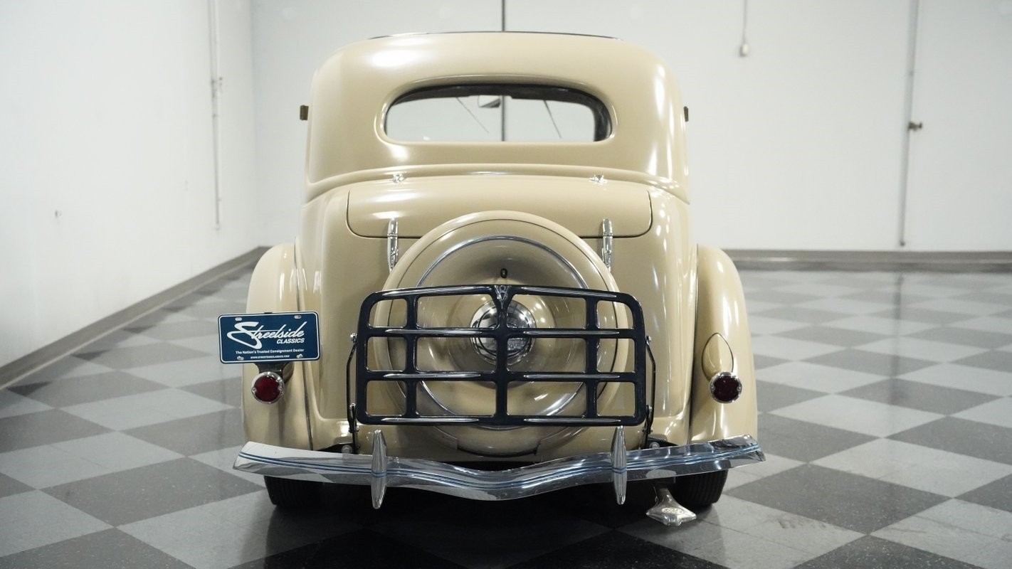 Ford-Deluxe-1936-Sedan-9