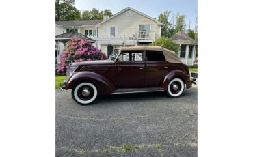 Ford-Deluxe-1937-Bright-Coach-Maroon-Tan-1